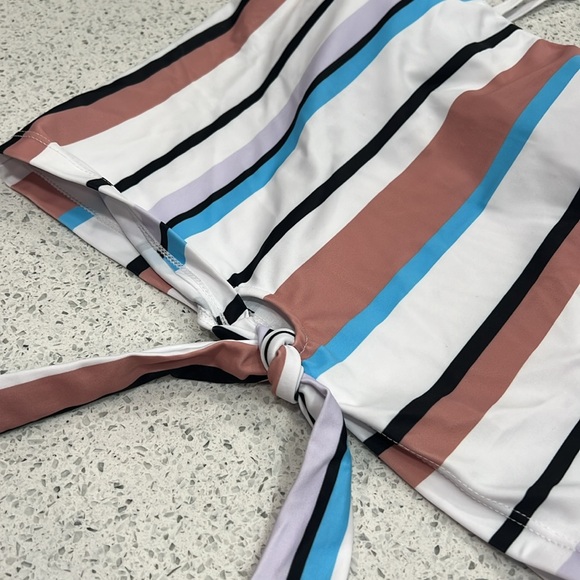 Swim top - Picture 2 of 3